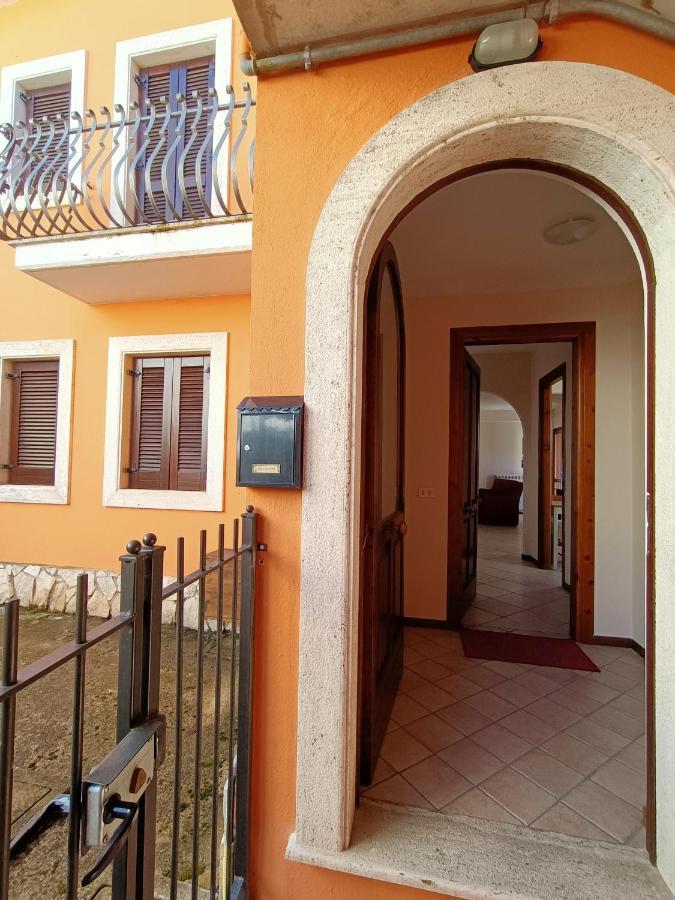 Villa Casa Vacanze L'Agrifoglio Castel Di Sangro Exterior foto